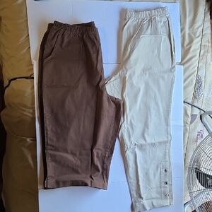 2 Quacker Factory Women's Brown and Cream Cropped Pants